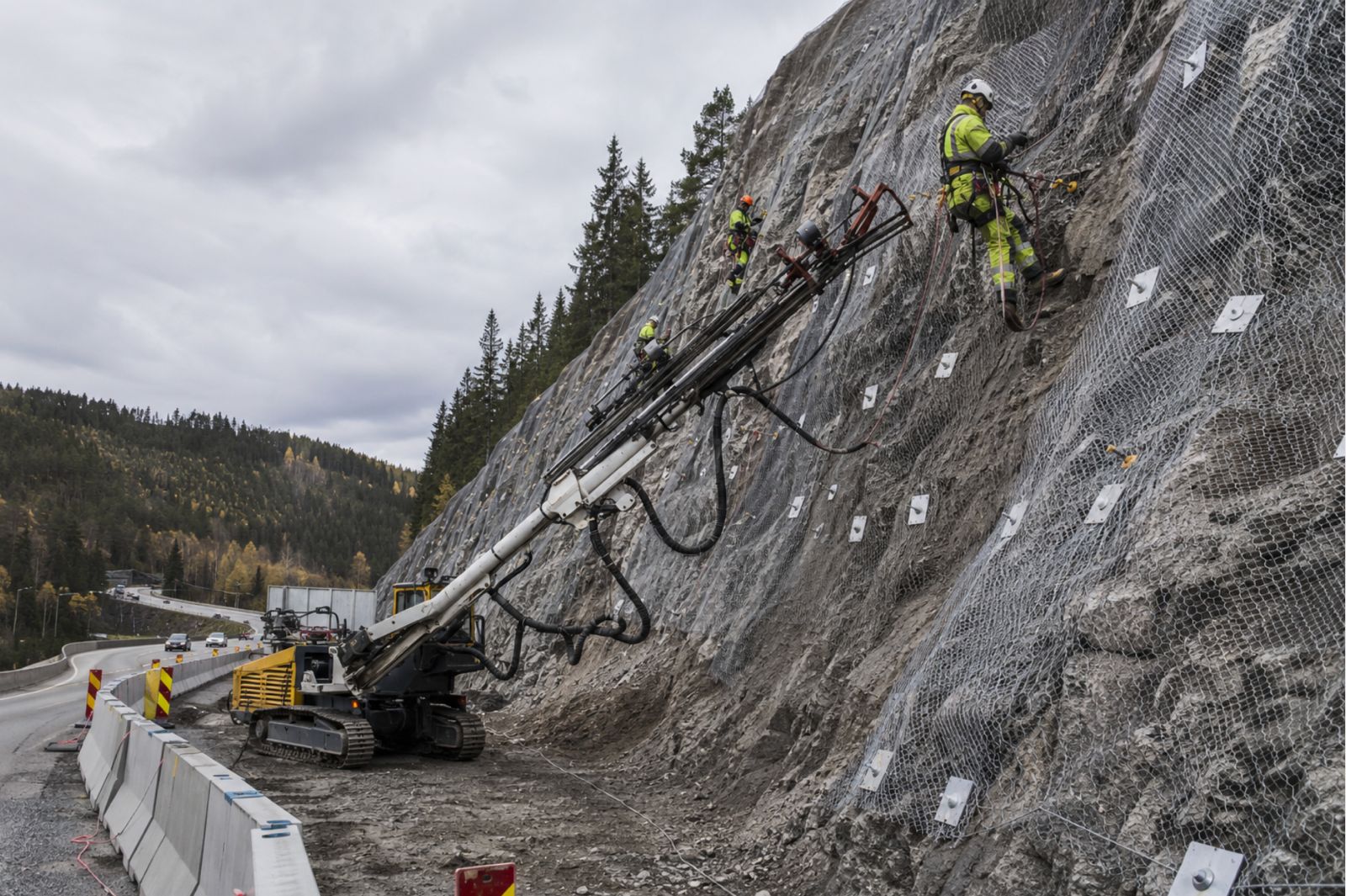 Installation of anchors for rock-slope stabilisation
